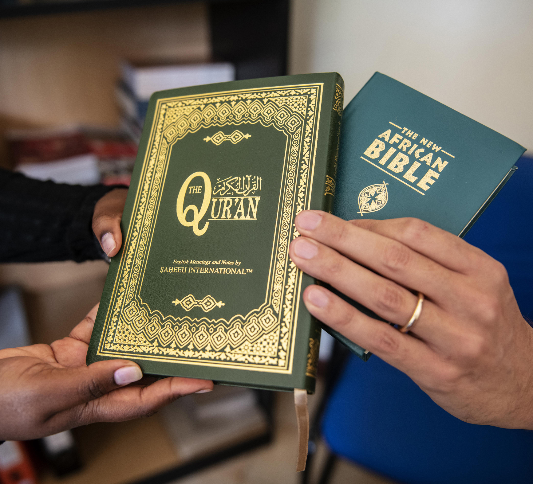 Die Kooperation von IRDIS und der muslimischen Gemeinde erleichtert Christen und Muslime gegenseitiges Kennenlernen