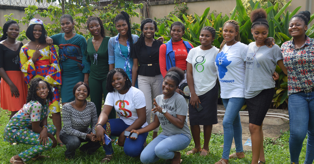 Schülerinnen des Friedensprojekts bei einem Wochenend-Seminar in Onitsha
