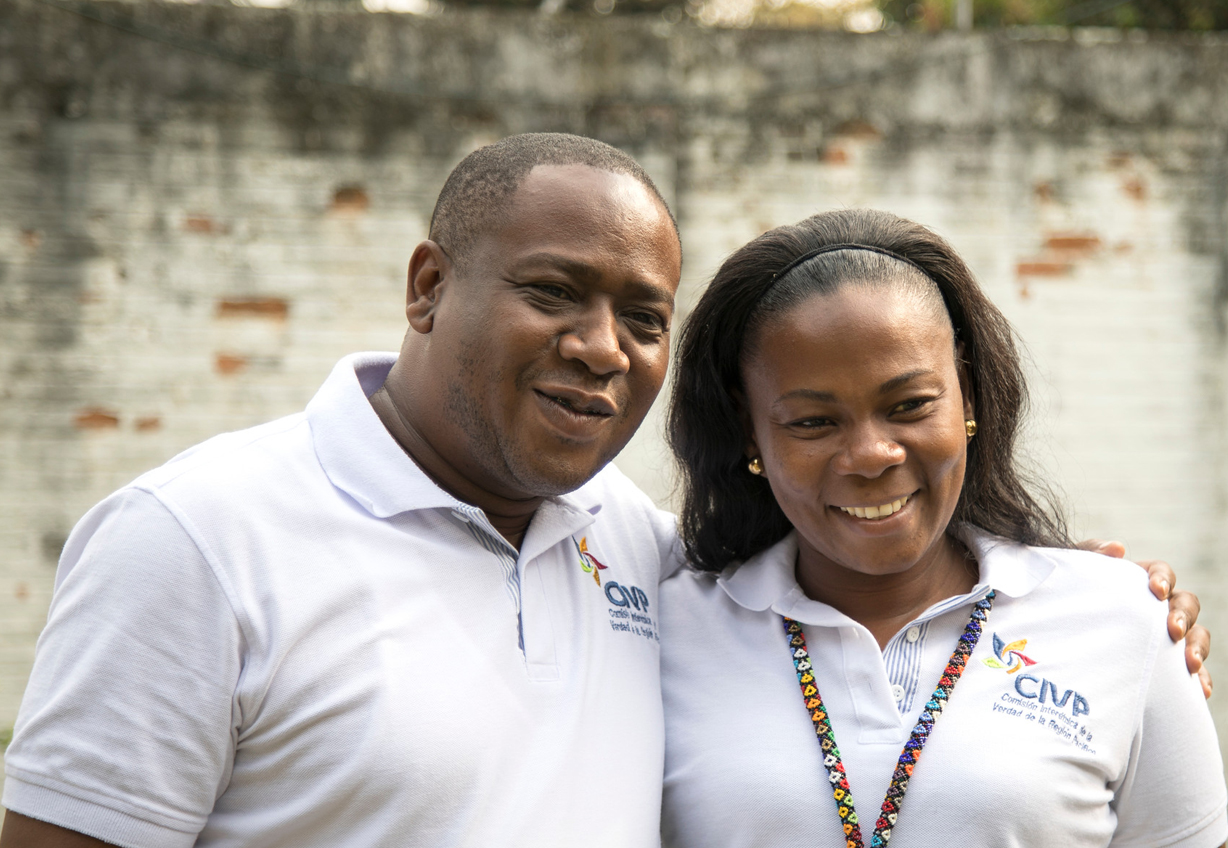 Mercedes Rentería und Leyner Palacios, er ist Opfervertreter und Generalsekretär der CIVP