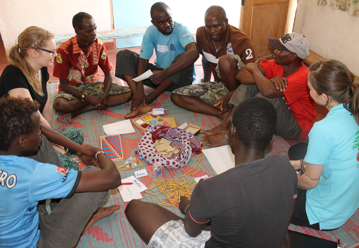 Theresa Schaller und Ruth Würzle bilden auch die zukünftigen Lehrer aus.