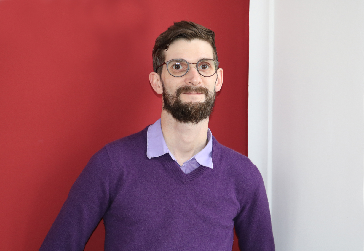 Markus Linsler zu Besuch im Café MitMenschen bei AGIAMONDO