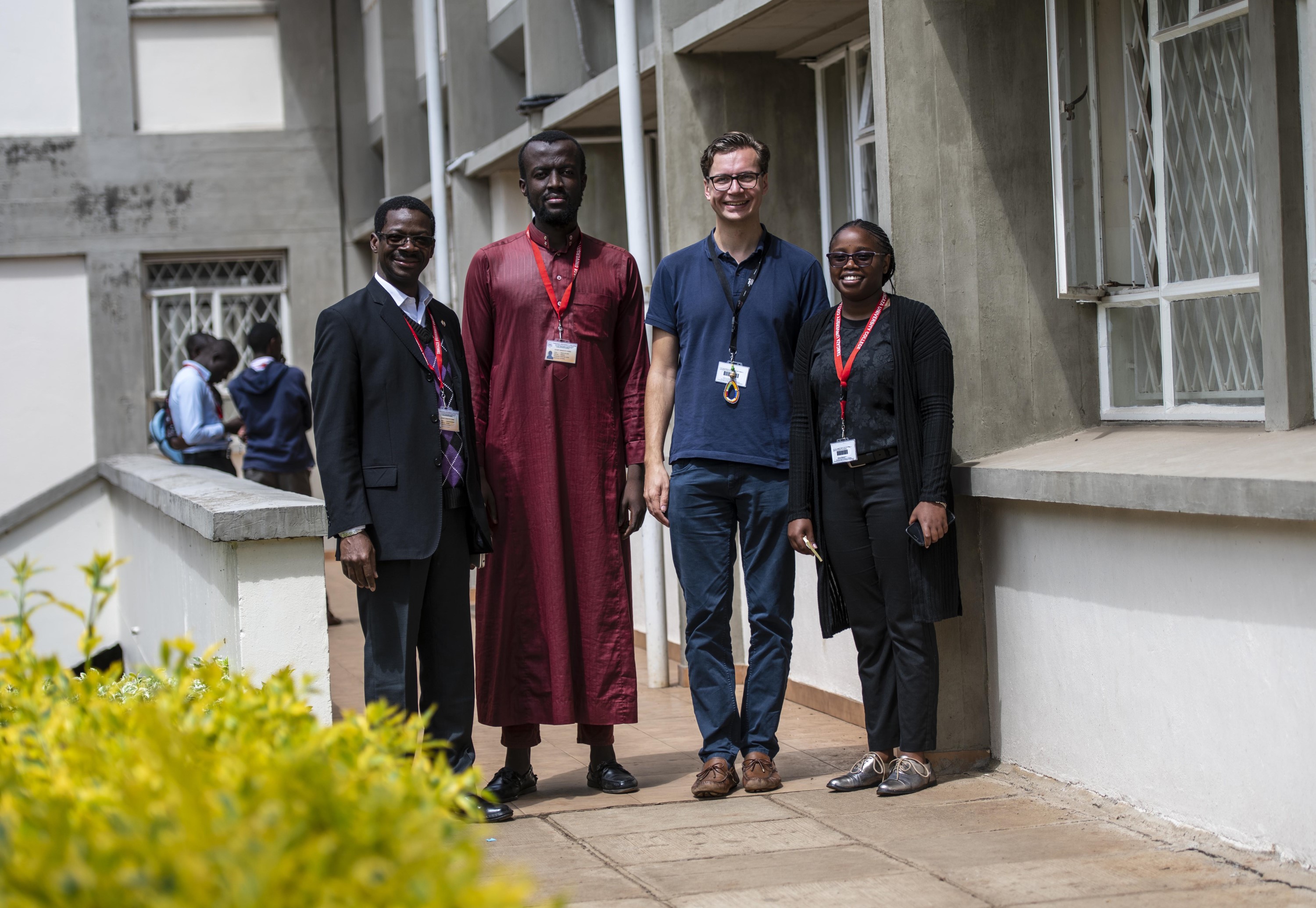 Matthias Eder (2. v.r.) mit dem IRDIS-Team (v.l.n.r.): Programme Leader Fr. Adrien Sawadogo, Assistant ‎Administrator Abdallah Leboi und Administratorin Milkah Bosibori Kiboi. ‎