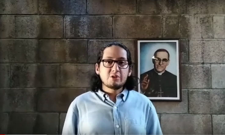 Rodrigo Recinos spricht per Videobotschaft über die politische Lage in El Salvador, die er im Lichte Oscar Romeros deutet. 