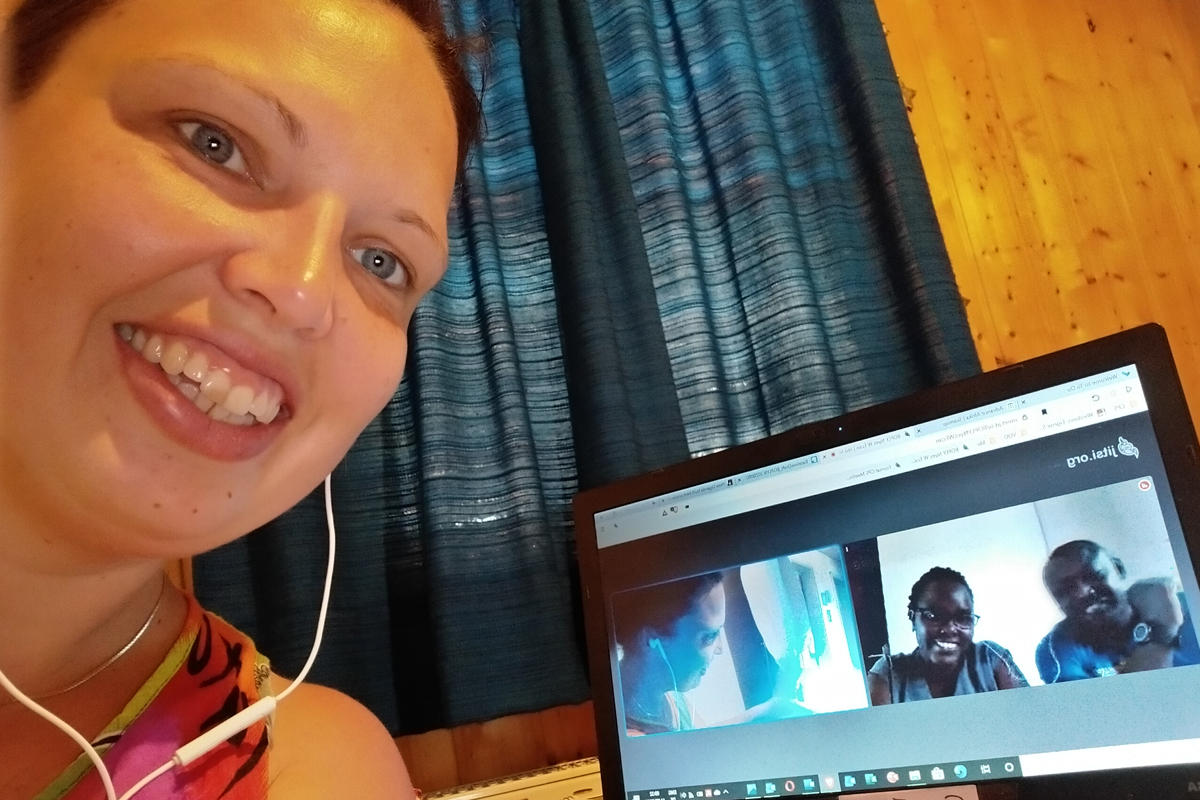 ZFD-Fachkraft Irene Mukasa-Erben im Homeoffice 