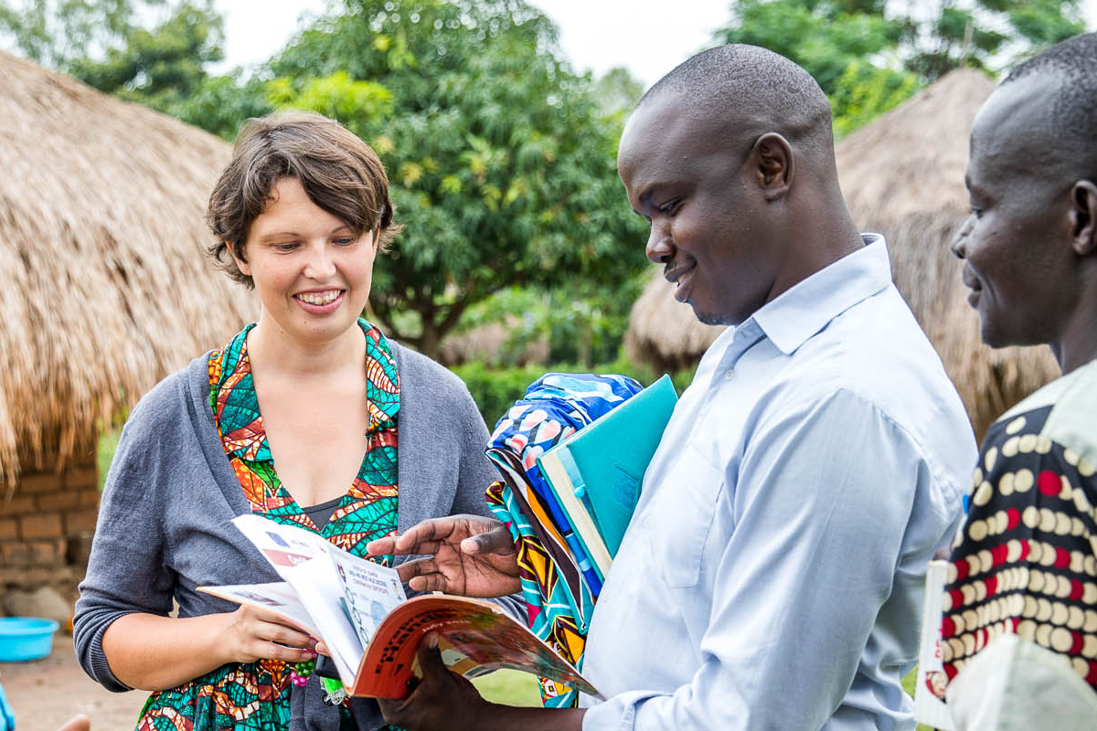 Irene Mukasa-Erben unterwegs mit Kolleg*innen