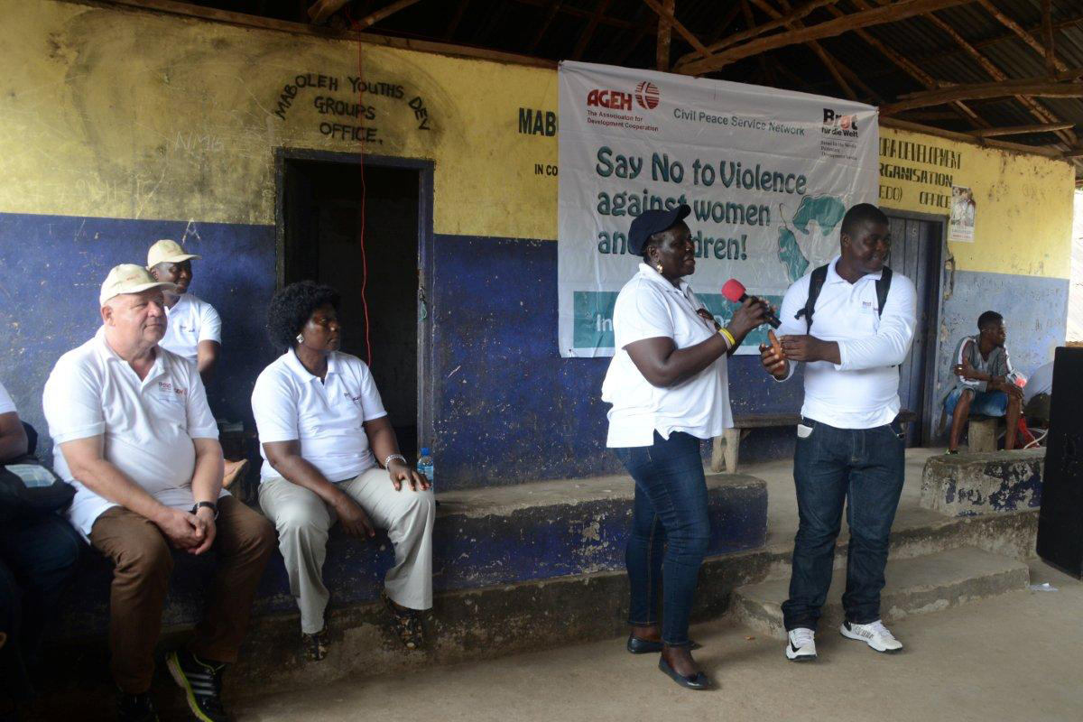 2016 - "Keine Gewalt gegen Frauen" war das Thema in Sierra Leone.