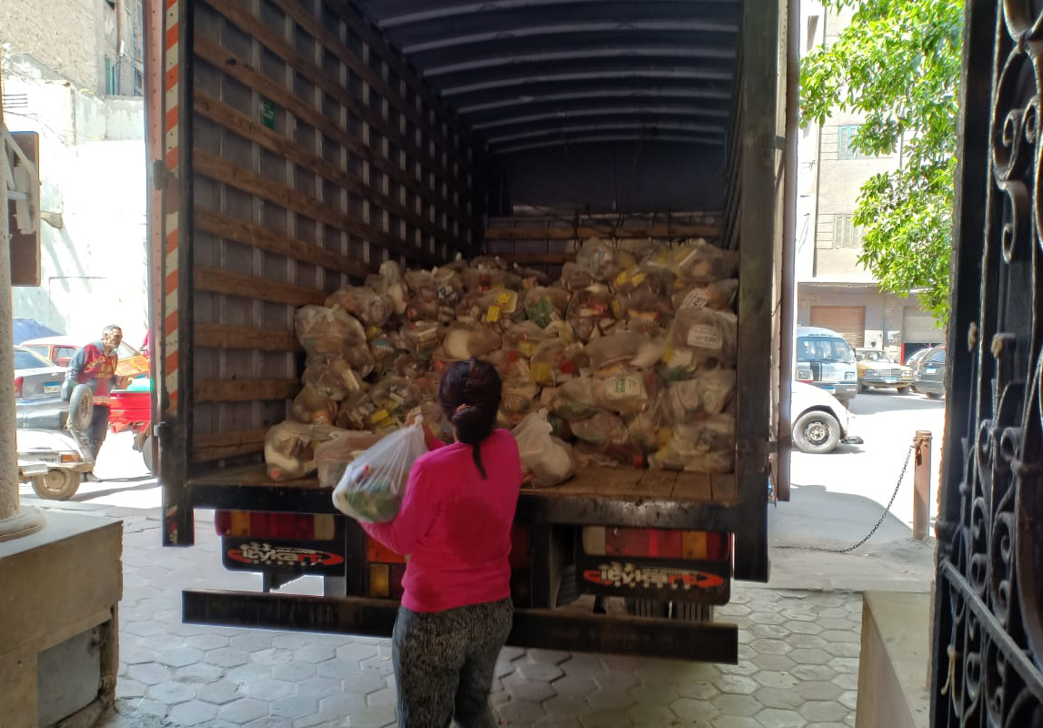 Die erste Lieferung von gespendeten Lebensmitteln