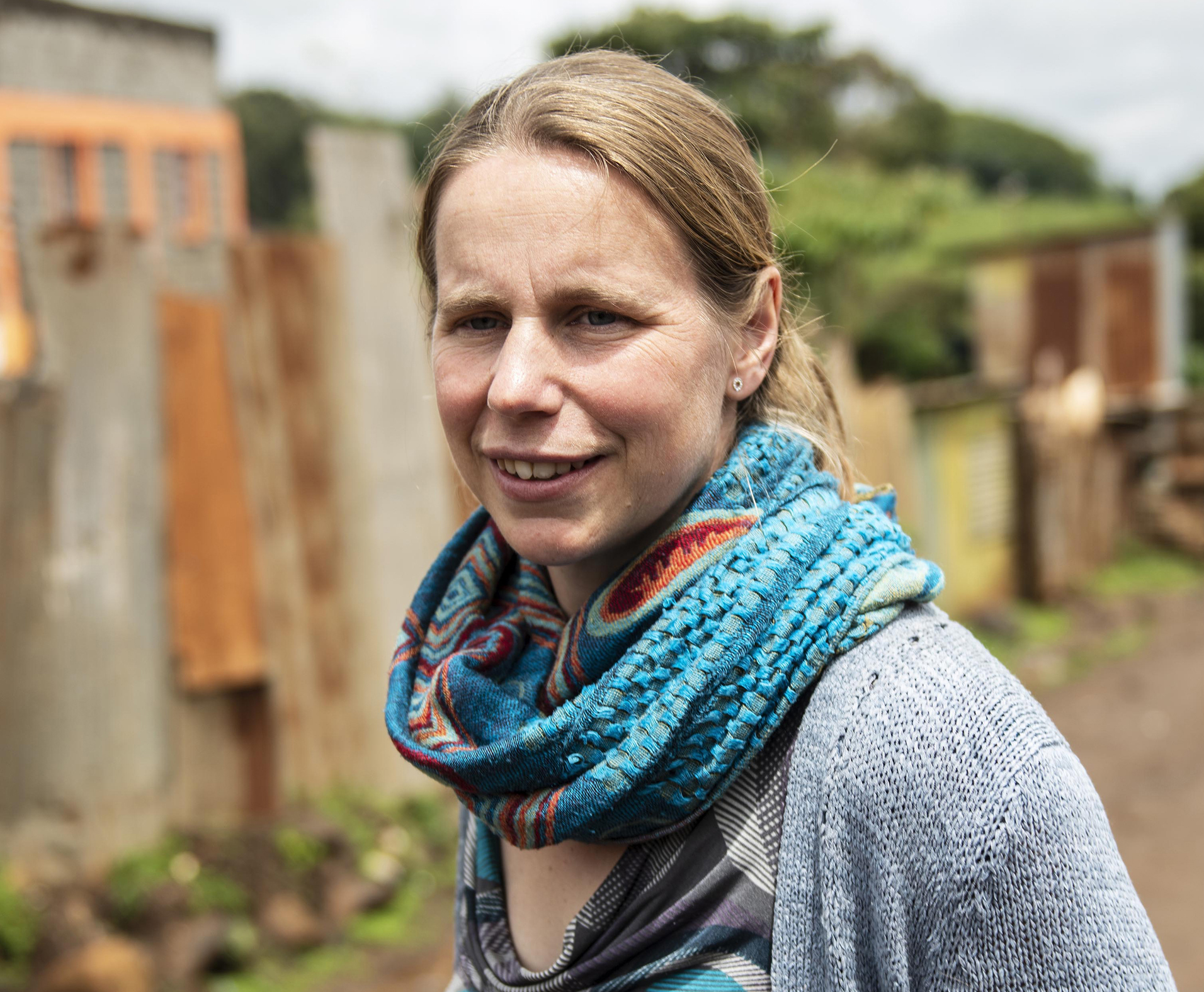 Als ZFD-Fachkraft unterstützt die Religionspädagogin und Sozialarbeiterin Iris Karanja die Diözese Ngong in Kenia bei der Bearbeitung von Ressourcenkonflikten