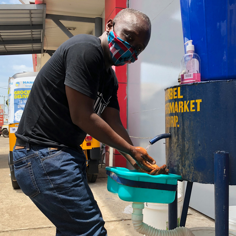 Richtiges Händewaschen - Auch darüber klärt das ZFD-Netzwerk in Radiosendungen zu Corona auf. 