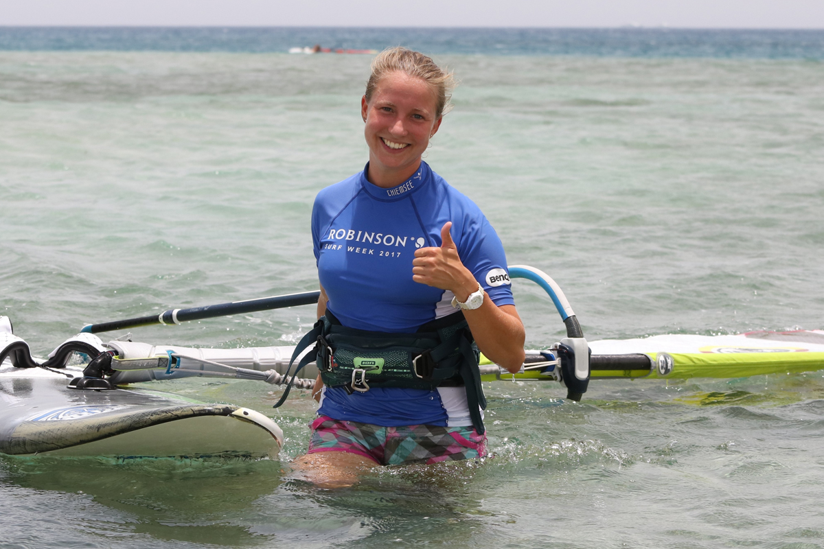 Katharina Haupenthal hat vor ihrer Traineezeit unter anderem als Surflehrerin gearbeitet.