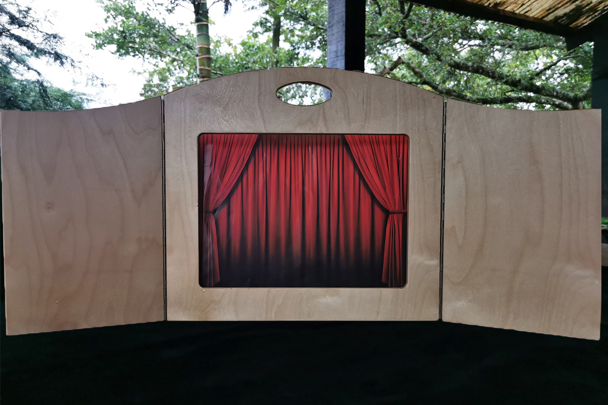 Noch ist der Vorhang geschlossen.