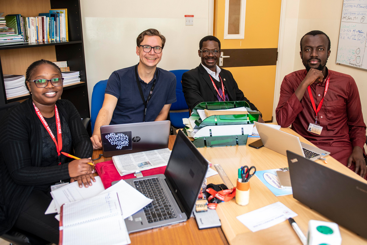 Mitglieder des IRDIS-Teams: Milkah Bosibori, Matthias Eder, Father Adrien Sawadogo, Abdallah Leboi (von links)