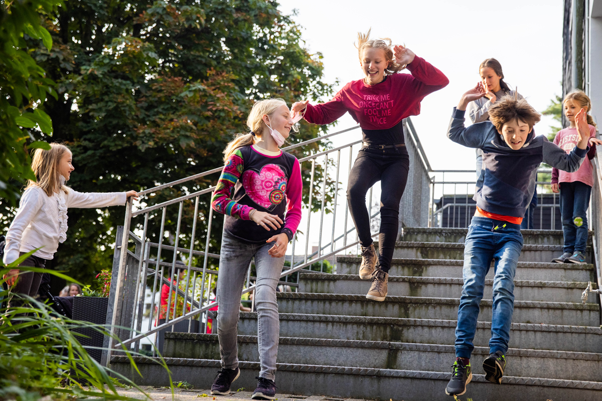 Die Kinder der zurückgekehrten Fachkräfte haben ihr eigenes Programm.