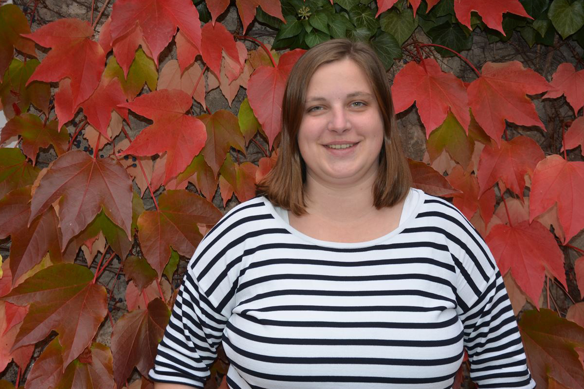 Stephanie Kloidt ist Referentin für den Freiwilligendienst beim Bistum Würzburg. Das Freiwilligenprogramm ist Teil der Jugendarbeit.