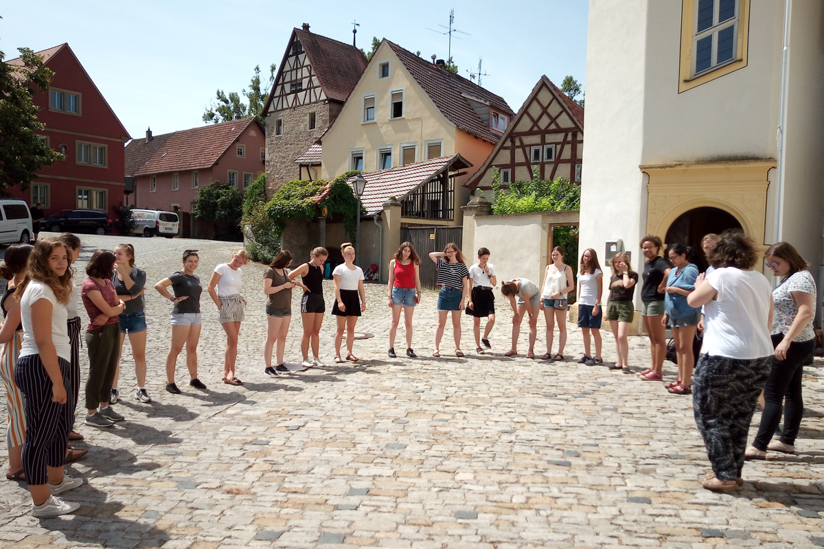 Bereit für neue Erfahrungen: Aus dem Bistums Würzburg geht es für die Teilnehmenden des Jahrgangs 2019 nach dem Vorbereitungsseminar weltwärts in den Freiwilligendienst.