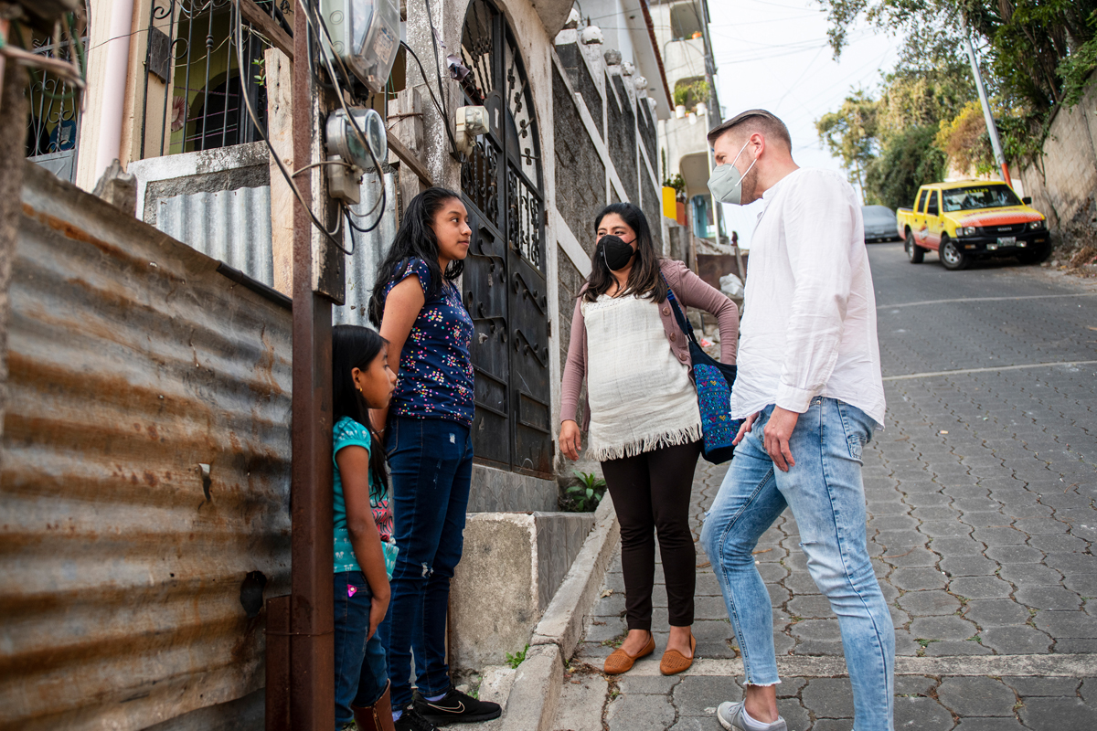 Die Workshops bieten jungen Mädchen Alternativen zu traditionellen Rollenbildern. Das Team von Kaji B’atz lebt Gleichberechtigung vor.