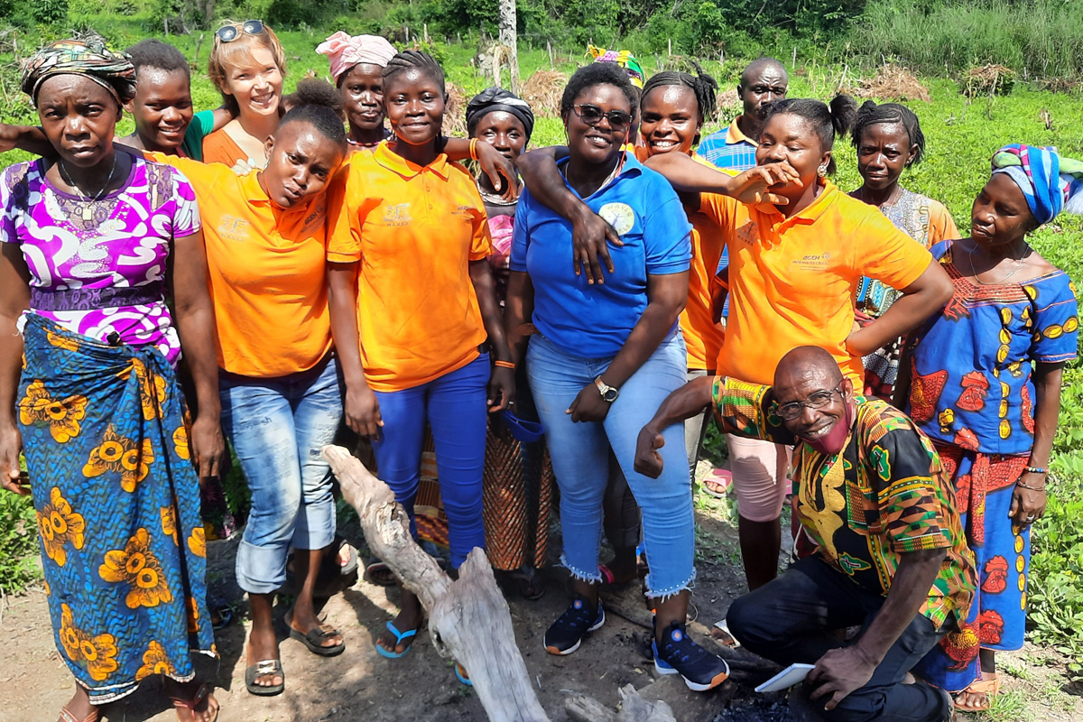 In abgelegenen Regionen bildet WAVES zahlreiche Dorfberaterinnen aus. Sie werden erste Ansprechpartnerinnen bei sexualisierter Gewalt sein.