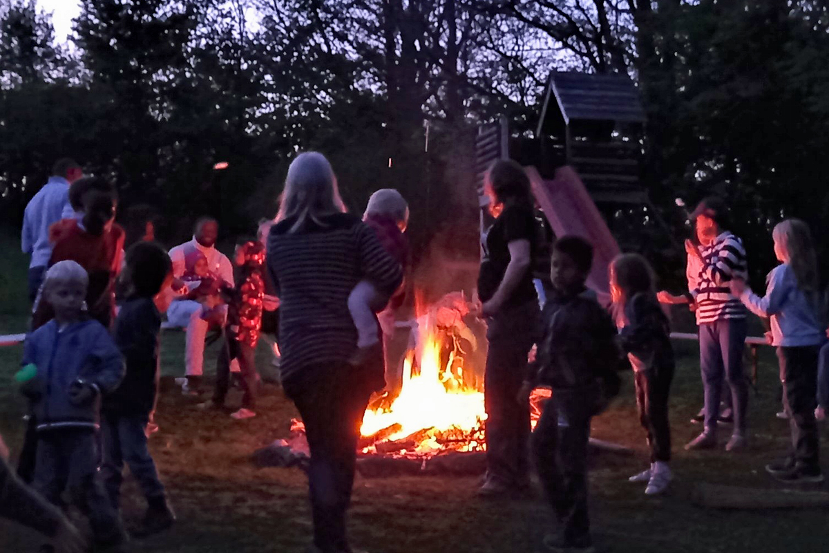 Abends trafen sich alle am Lagerfeuer.