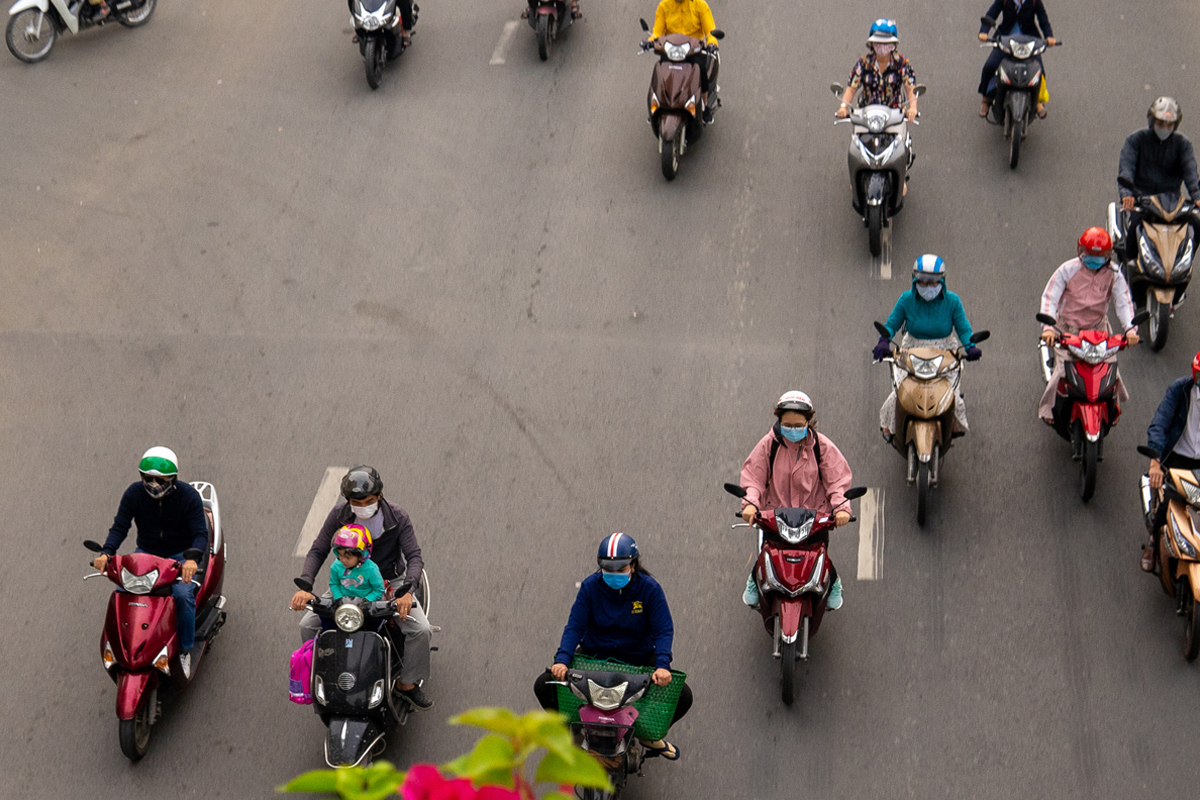 Rollerfahrer*innen machen einen Großteil des üblichen Verkehrs aus.