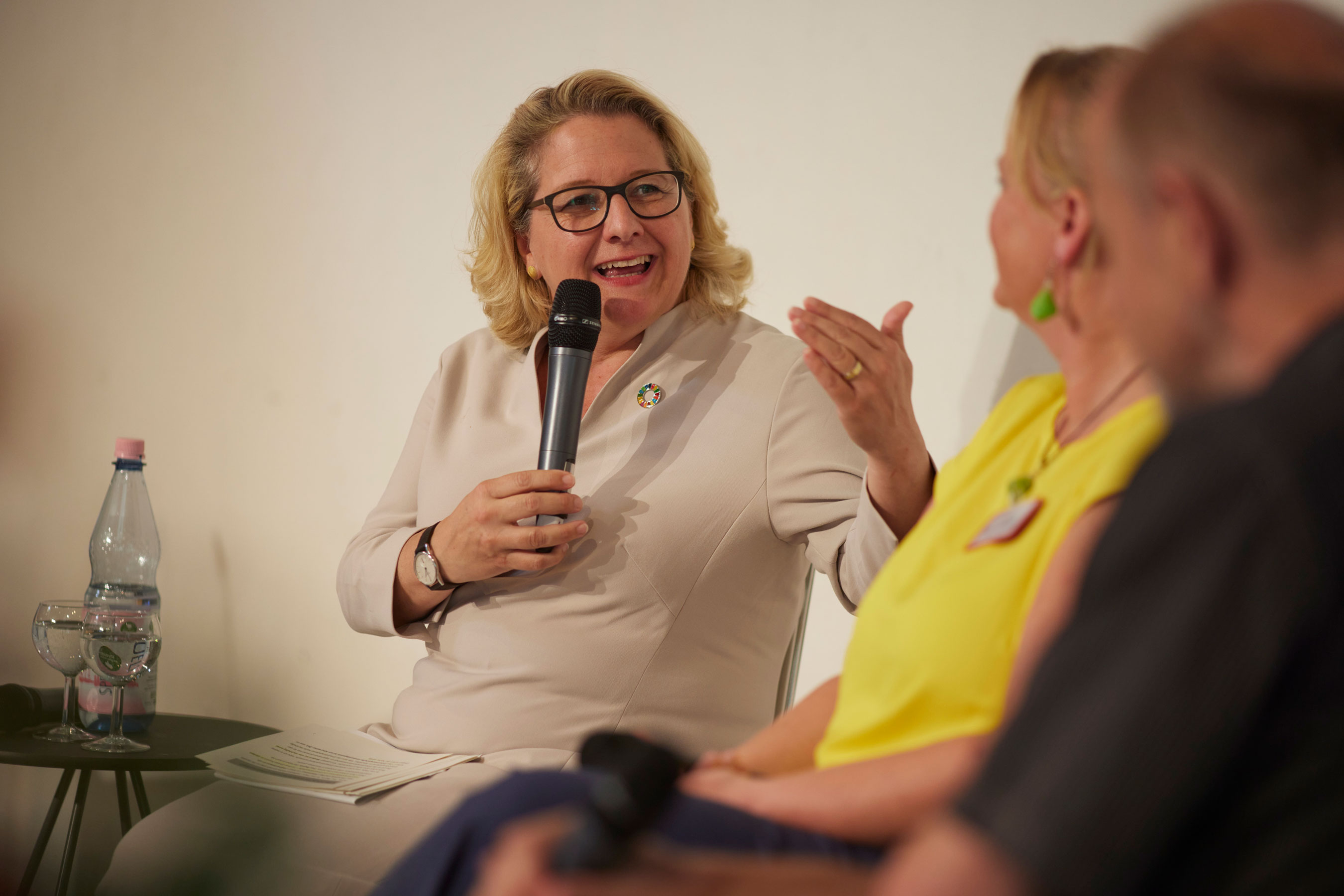 ... und in der Diskussion zu deren Arbeit