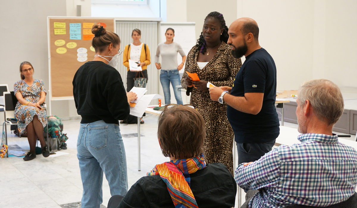 Rollenspiel bei der Fortbildung für Mitarbeiter*innen in Bensberg