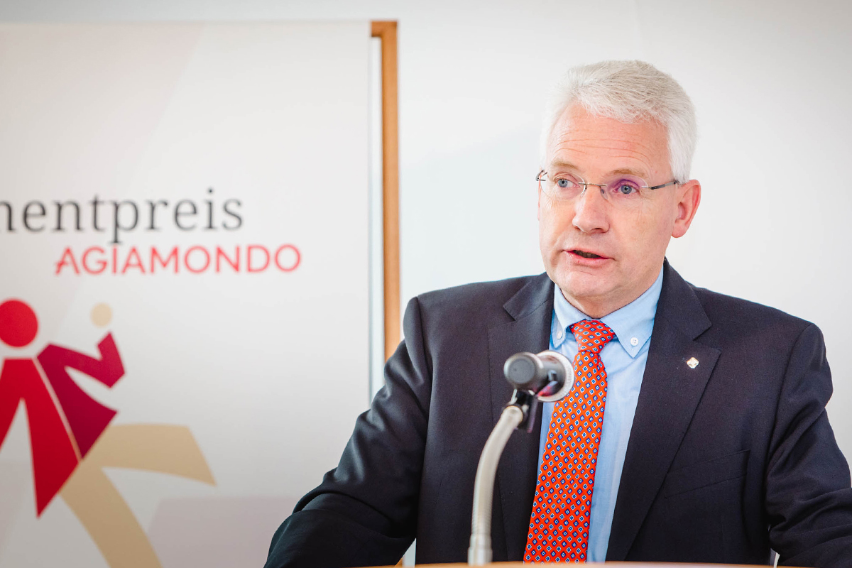 Wolfgang Altenrath, Geschäftsführer der Pax-Bank in Köln