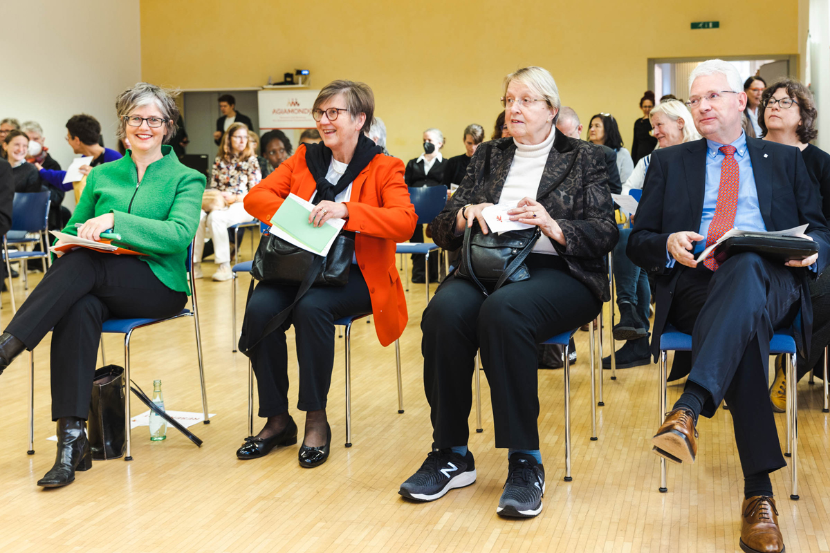 Birgit Mock, Dr. Claudia Lücking-Michel, Christel Wasiek und Wolfgang Altenrath (von links)