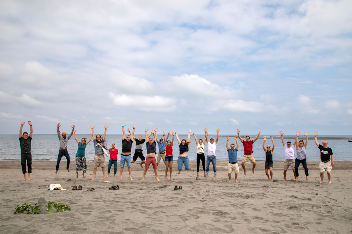 Erholung nach der konzentrierten Arbeit beim Fachkräftetreffen am Pazifik bei Tumaco