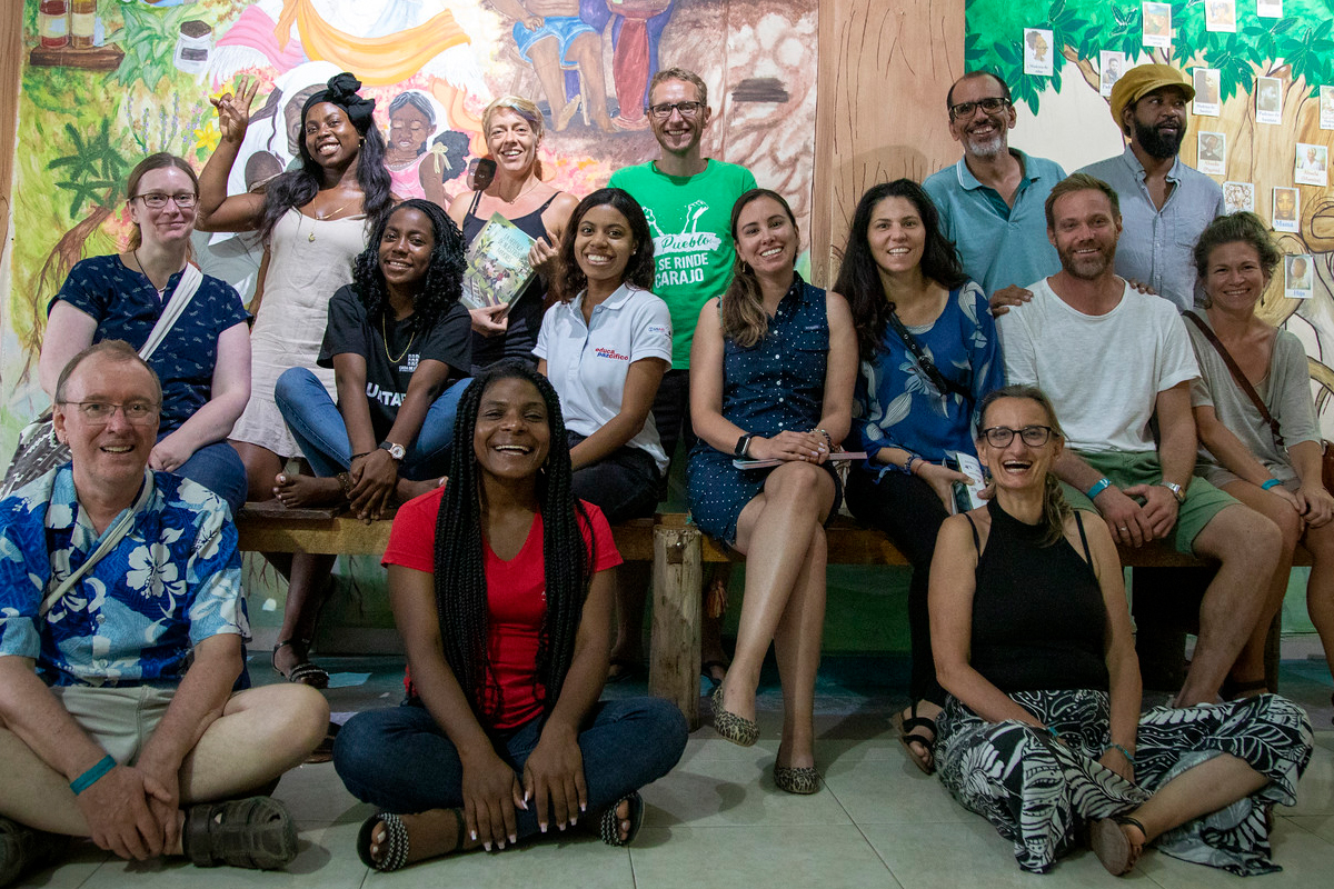 AGIAMONDO-Fachkräfte aus dem ZFD, von Comundo und Adveniat zu Besuch in der Casa de la Memoria in Tumaco