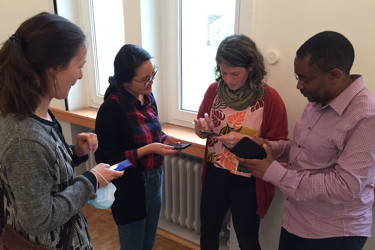 In Kontakt bleiben und sich gegenseitig stärken, das war vielen Teilnehmer*innen so wichtig, dass sie ihre  Telefonnummern austauschten.