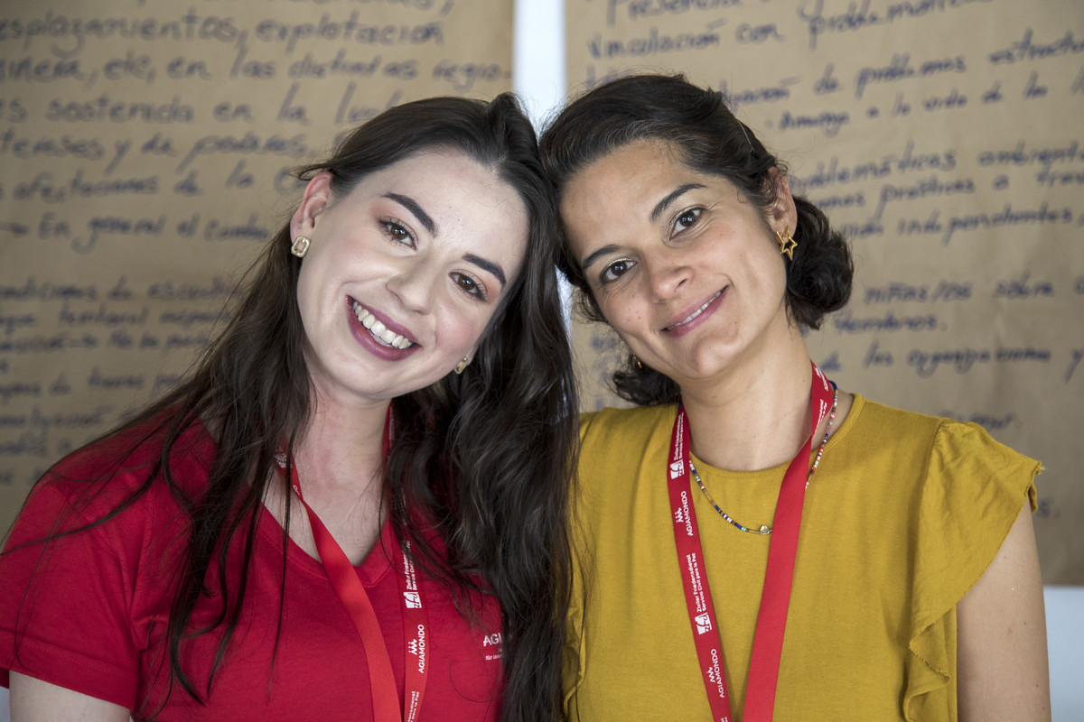 Vanessa Buitrago (links) kümmerte sich um alle logistischen Angelegenheiten und Eliana Lombo verantwortete die Planung sowie Durchführung der Veranstaltung.