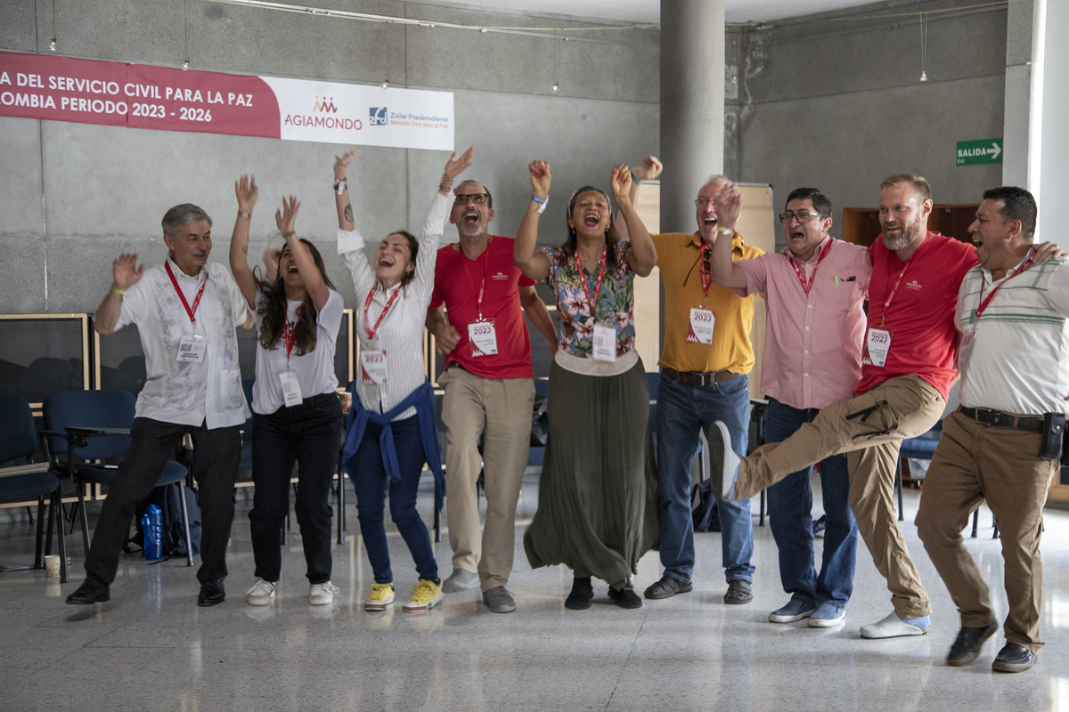 Zwischen Debatten und Analysen gibt es auch Zeit für Spiel und Spaß zur Auflockerung. Danach sind alle erfrischt und können neue Ideen entwickeln.