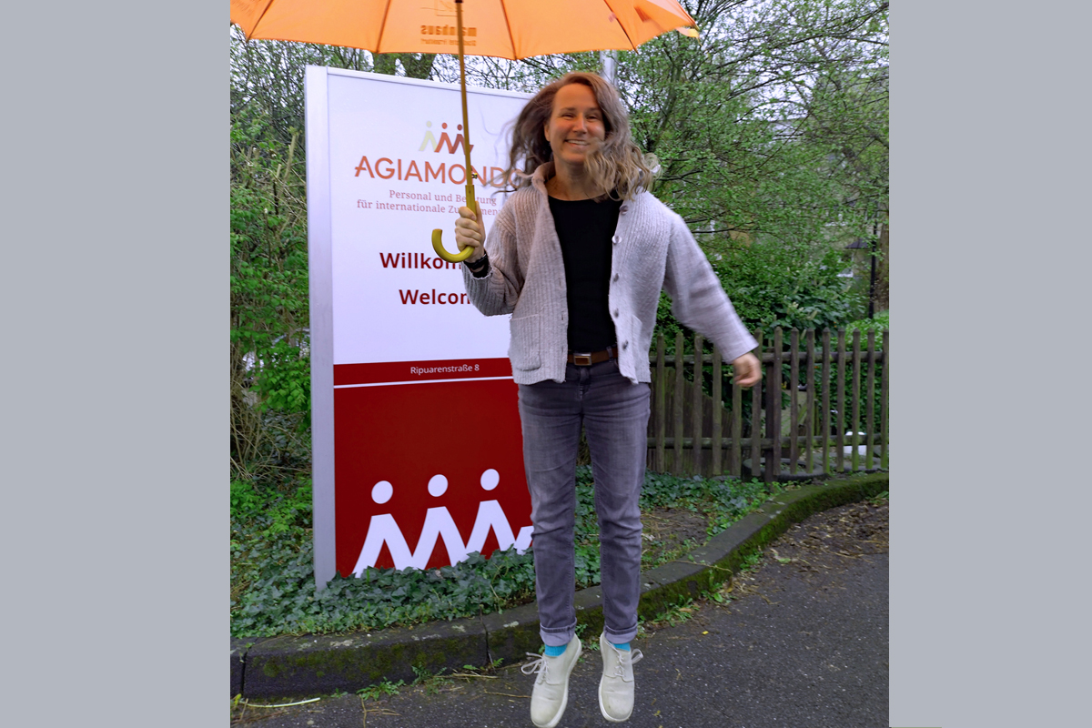 Am Instituto de São João de Brito gestaltet ZFD-Fachkraft Blanka Havrillová die Lehrer*innenausbildung mit. Die gemeinsame Vision: Friedenspädagogik vorantreiben, Netzwerke mit Partnerschulen stärken und das Zentrum für Frieden und Versöhnung entwickeln.