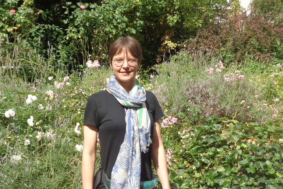 ZFD-Fachkraft Katharina Schneider ist Sozialanthropologin. Sie verfügt über Erfahrungen in der  Umwelt- und Nachhaltigkeitsforschung und hat in der Friedensförderung mit Schwerpunkt Südostasien gearbeitet.