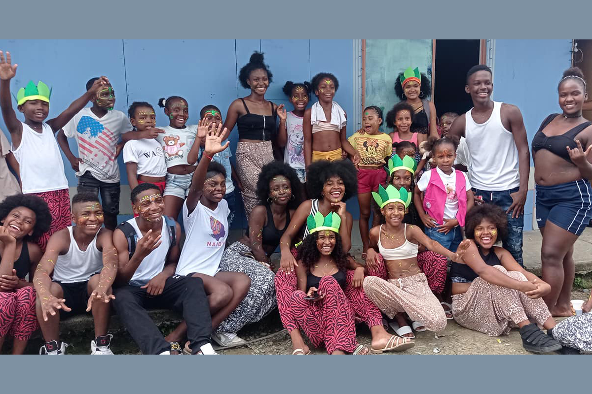 Jugendliche und Kinder der Tanzgruppe des Centro Afro Tumaco