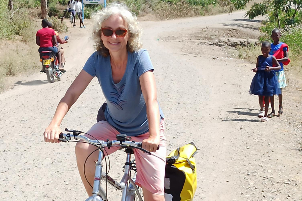 Anke Dewald ist gerne mit dem Rad unterwegs. In Kisumu fällt sie damit auf. Am Wochenende macht sie Ausflüge, zum Beispiel nach Rusinga Island im Victoria See.