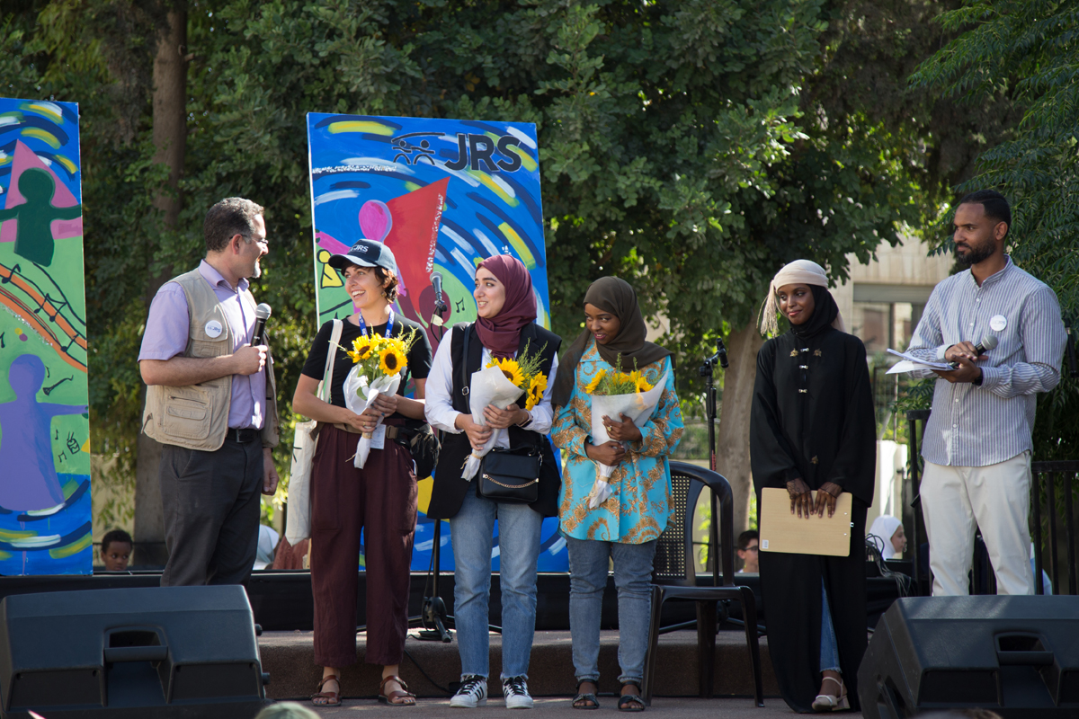 Das Team vom Jesuit Refugee Service in Amman organisiert das Festival der Begegnung. Die Veranstaltung findet seit 2022 jährlich statt und geht auf die Initiative einer früheren ZFD-Fachkraft und eines JRS-Mitarbeiters zurück.