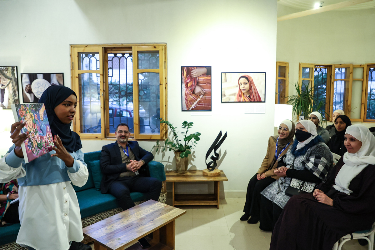 Eröffnungsveranstaltung der Fotoausstellung "Memories" und Vortrag über den Aufbau von Gemeinschaften und über die gemeinnützige Arbeit in Fann Wa Chai/Amman.