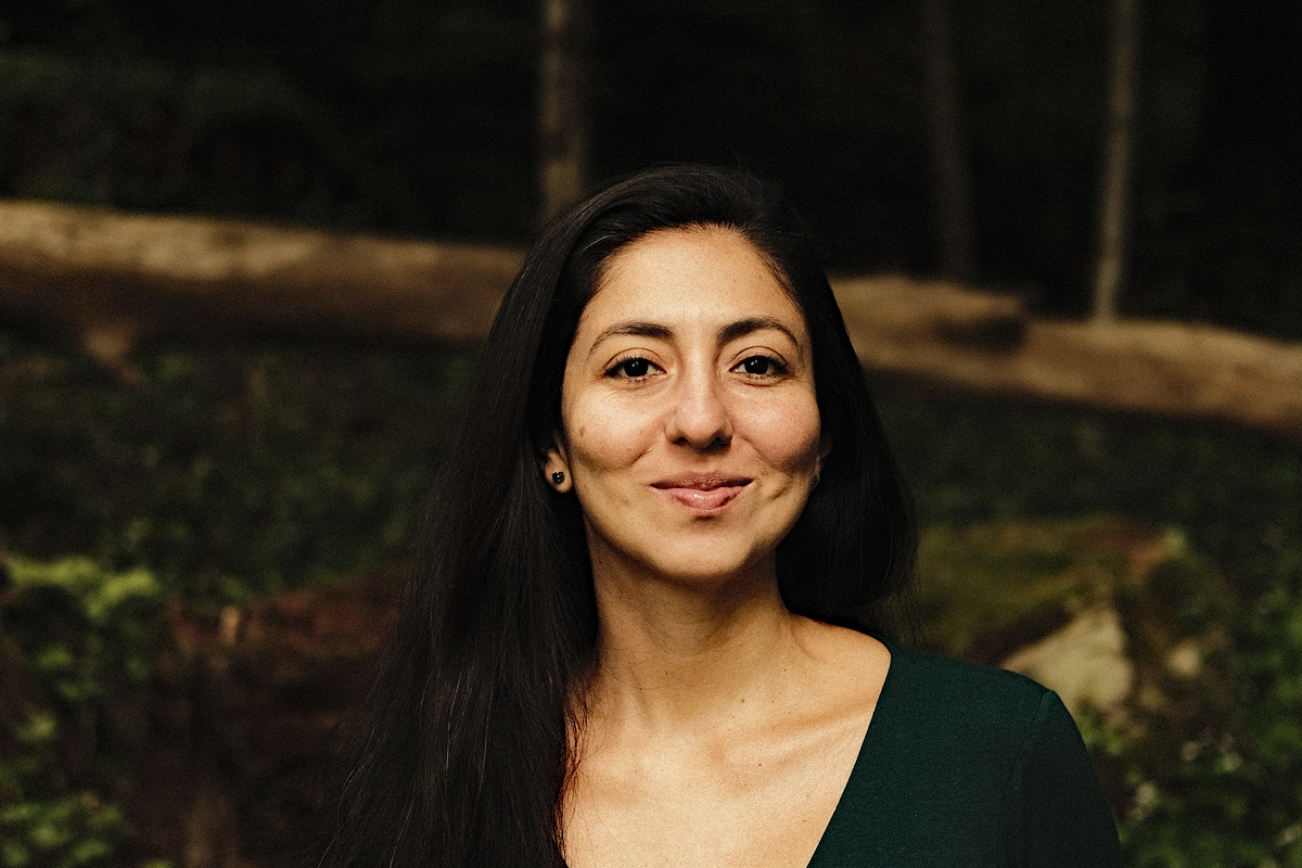 Süd-Nord-Fachkraft Vanessa Schäffer-Manrique ist Juristin und sie ist auf Umwelt- und Klimagerechtigkeit spezialisiert. In Peru hat sie lange für eine NGO gearbeitet, die sich für soziale und nachhaltige Landnutzung und gerechte Rohstoffverteilung einsetzt.