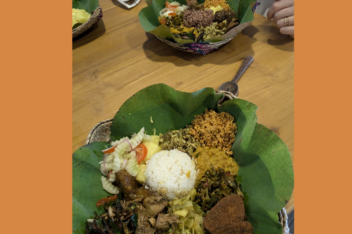 Das Essen in Sri Lanka ist sehr würzig und vielfältig. Eines der Ankommensrituale von Familie Eder war, möglichst viele Gerichte bei abendlichen Garküchen-Besuchen kennenzulernen. Ihr Fazit: "Scharf und lecker!"