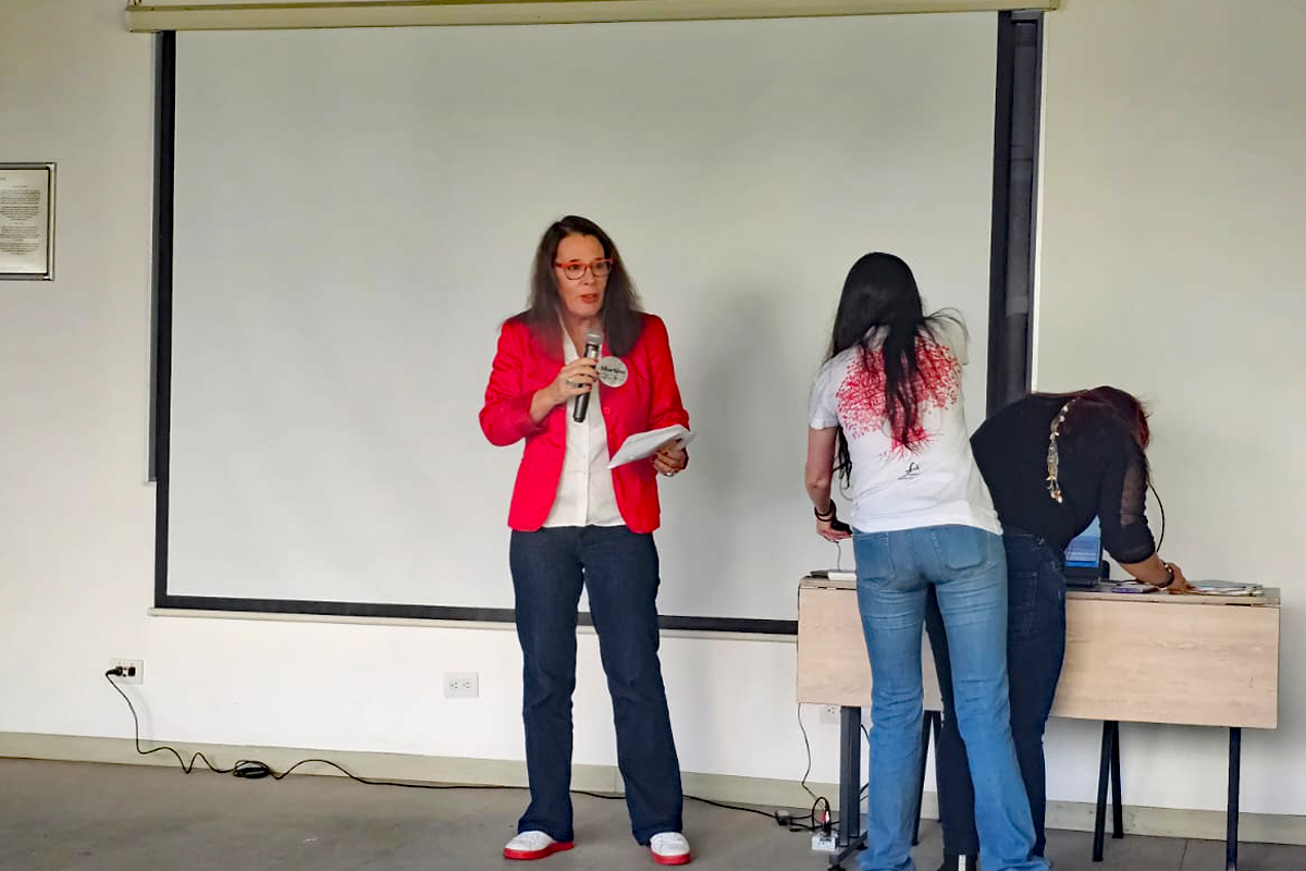 Regionaltreffen in El Salvador Zwei Frauen im Seminar