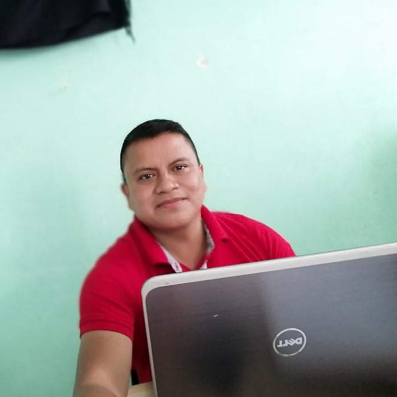 Arnoldo Coz, Steuerberater, ist im Team verantwortlich für die Finanzen.