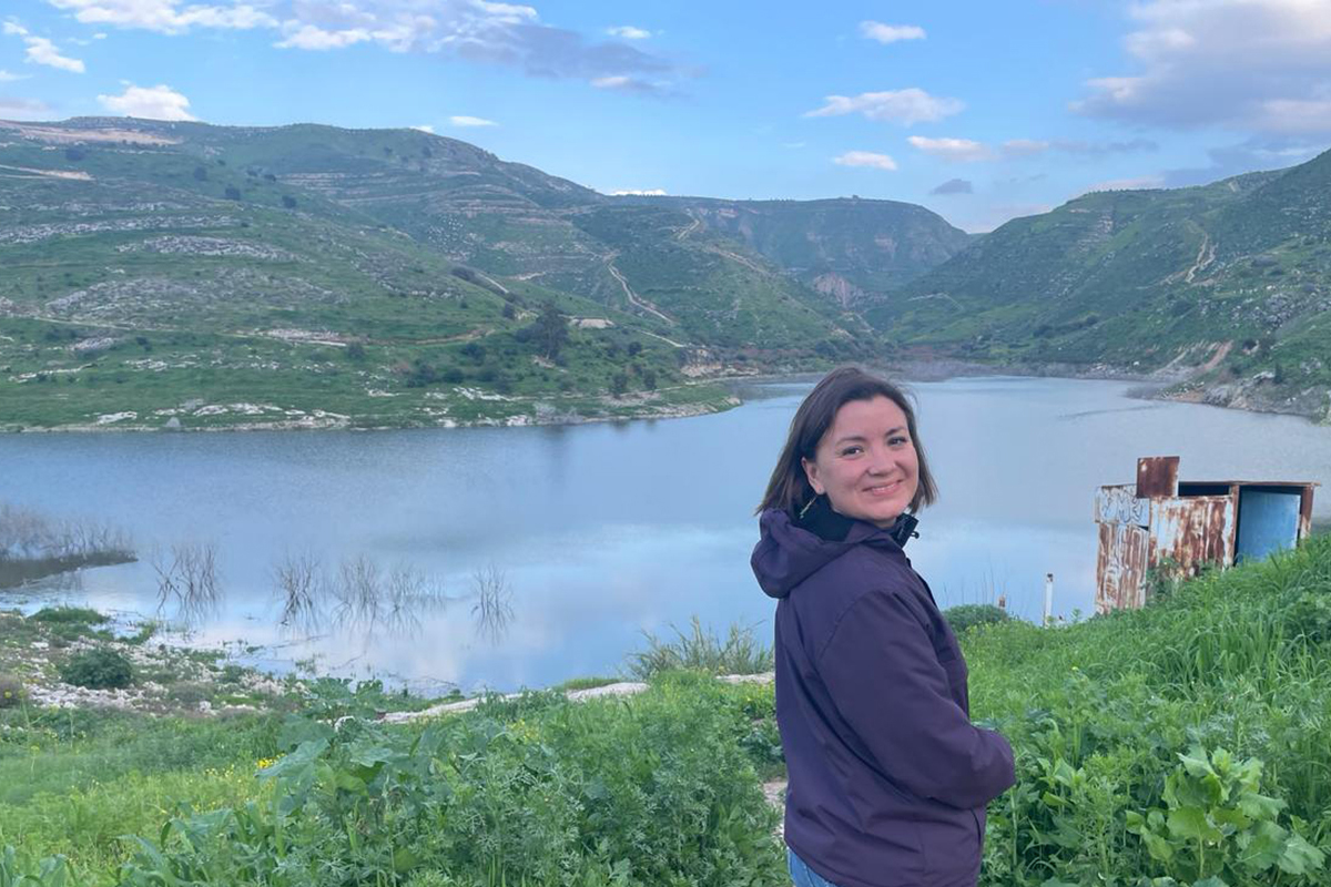 ZFD-Fachkraft Anna-Theresa Dreher arbeitet seit Februar 2024 als Bildungsberaterin bei EcoPeace mit.